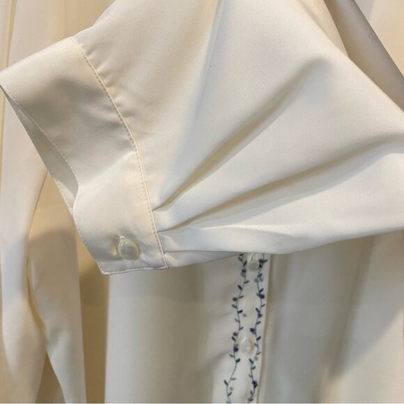 Vintage Koret Floral Embroidered Ladies Collared Button Down Shirt Coquette Girl - Picture 5 of 16